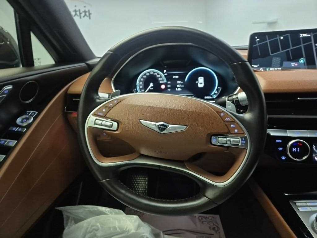 Genesis G80 - Vista 10
