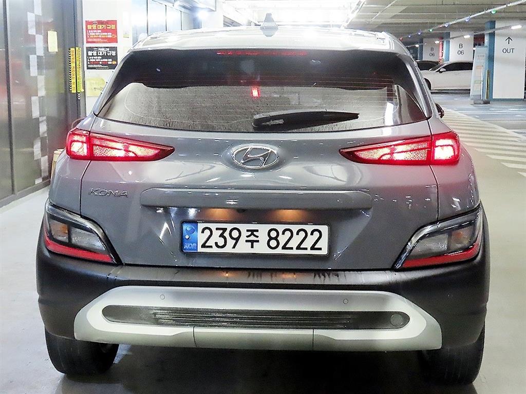 HYUNDAI Kona - Vista 5