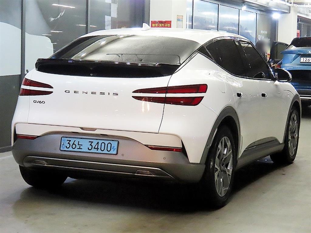 Genesis GV60 - Vista 4