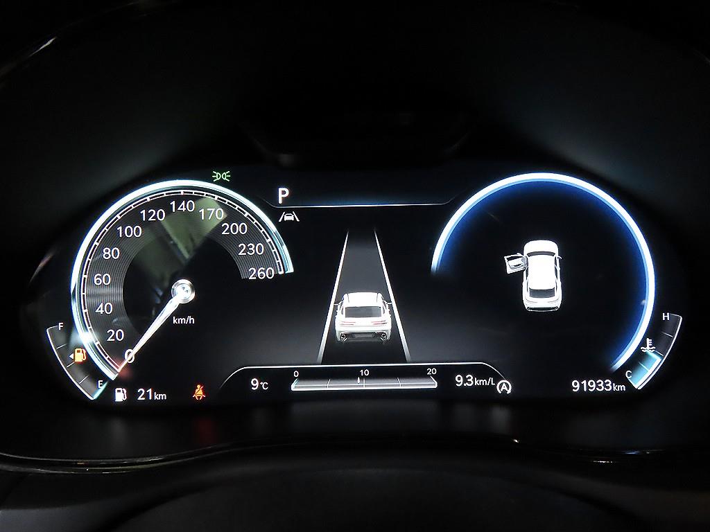 Genesis GV70 - Vista 9