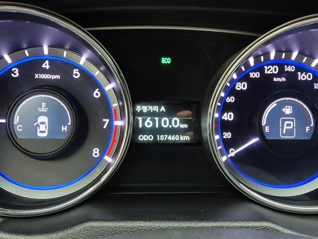 HYUNDAI Sonata - Vista 6