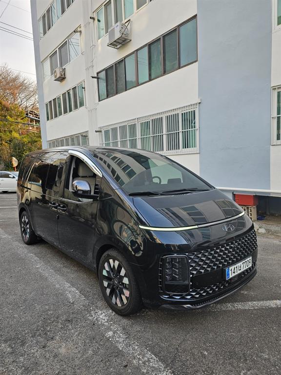 HYUNDAI Staria - Vista 2