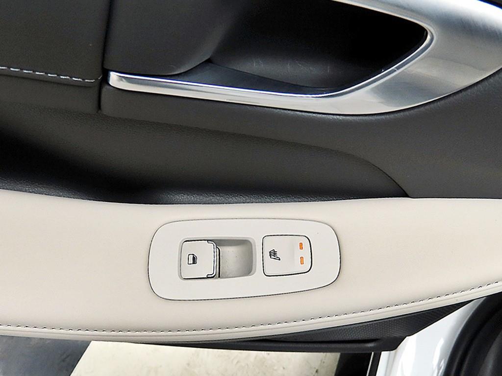 HYUNDAI Sonata - Vista 12