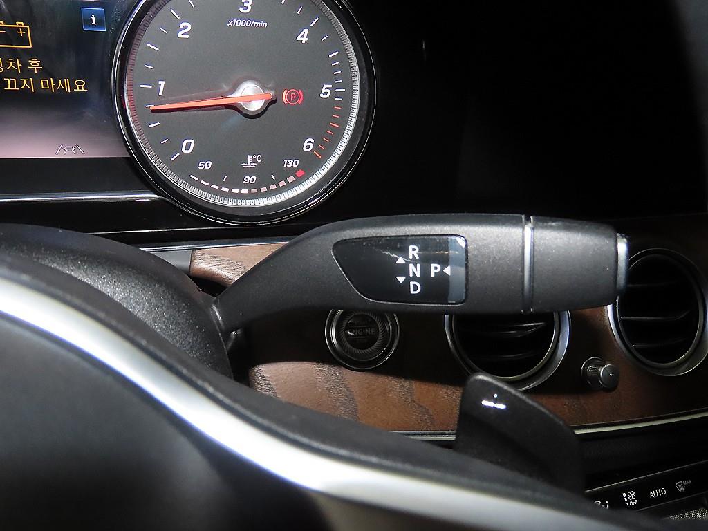 Mercedes Benz E class - Vista 12