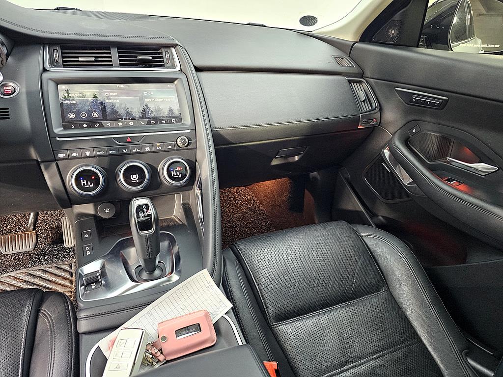 Jaguar E-PACE - Vista 9