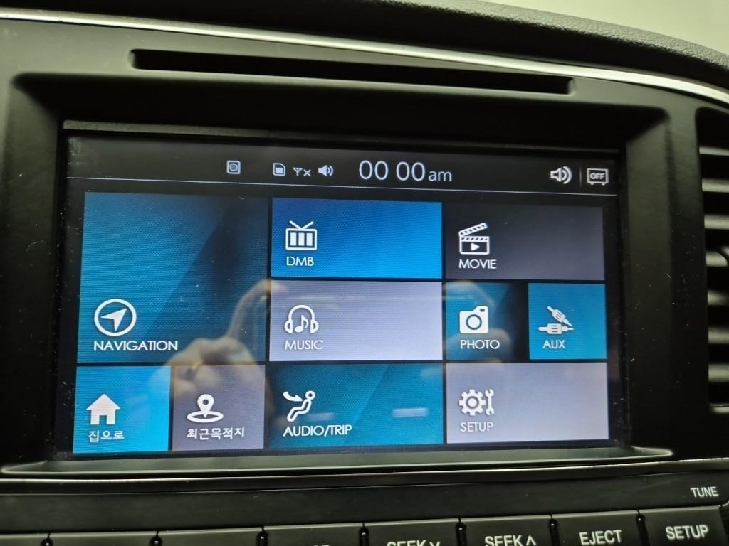 HYUNDAI Avante - Vista 9