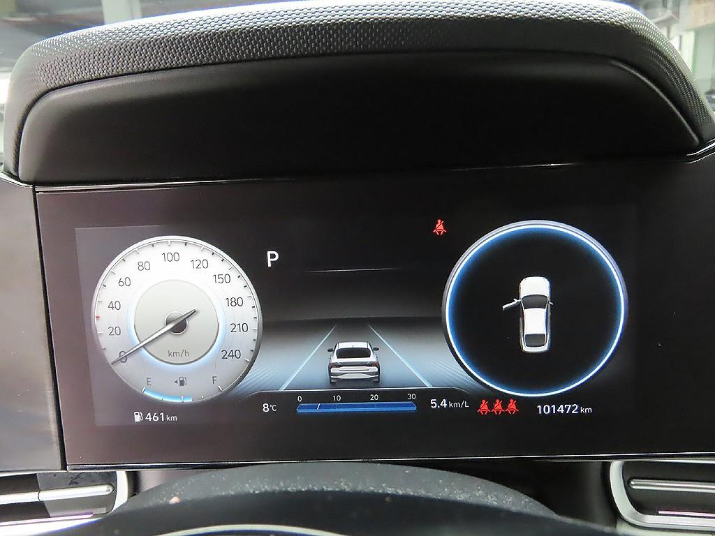 HYUNDAI Avante - Vista 11