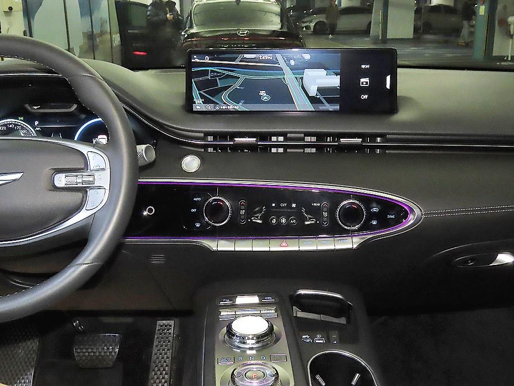 Genesis GV70 - Vista 11