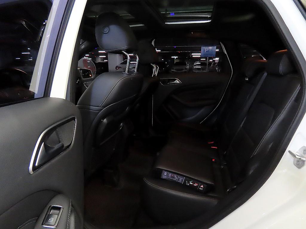 Mercedes Benz B Class (MY B) - Vista 7