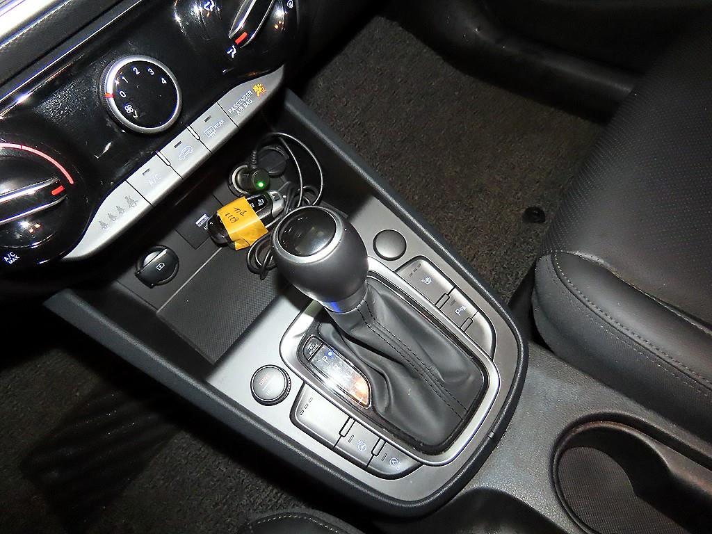 HYUNDAI Kona - Vista 11