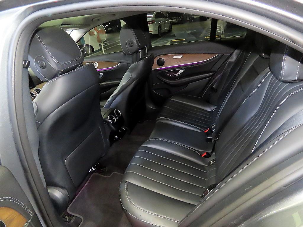 Mercedes Benz E class - Vista 7