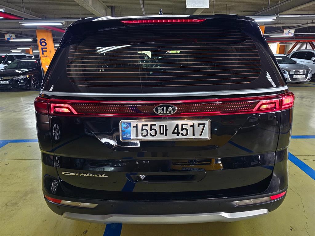 KIA Carnival - Vista 5