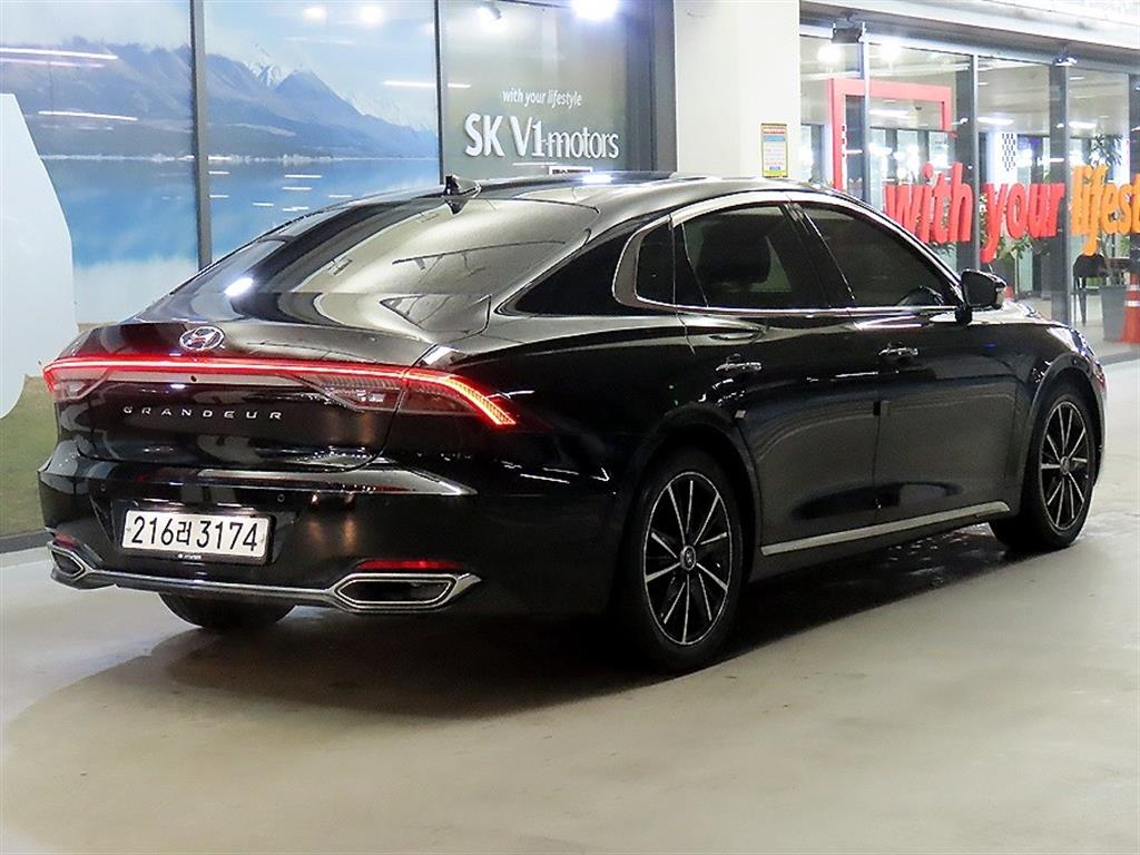 HYUNDAI Grandeur - Vista 4