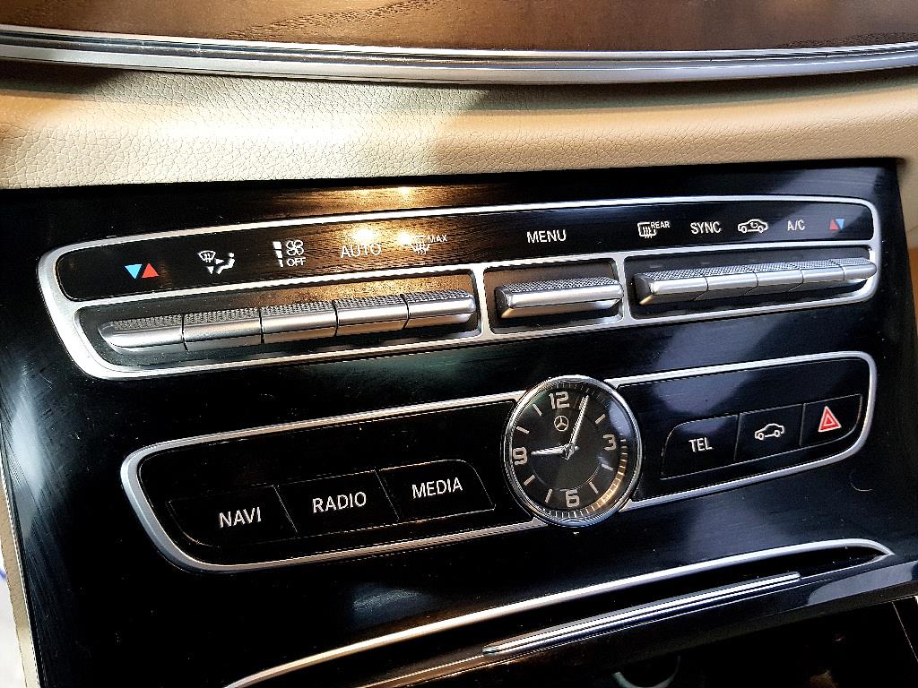 Mercedes Benz E class - Vista 11