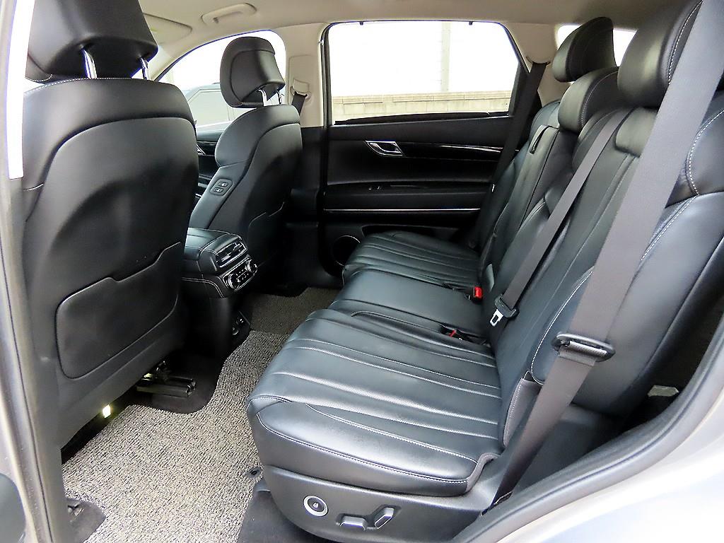 Genesis GV80 - Vista 6