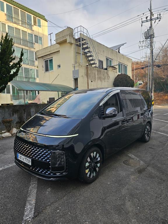 HYUNDAI Staria - Vista 3