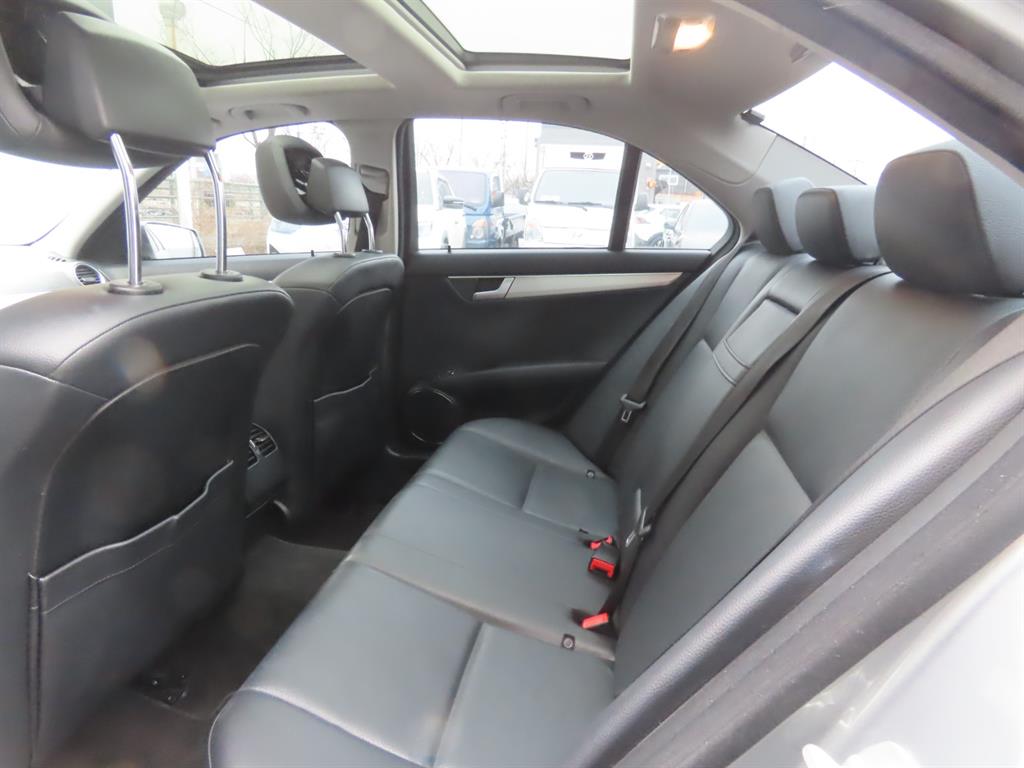Mercedes Benz C Class - Vista 11