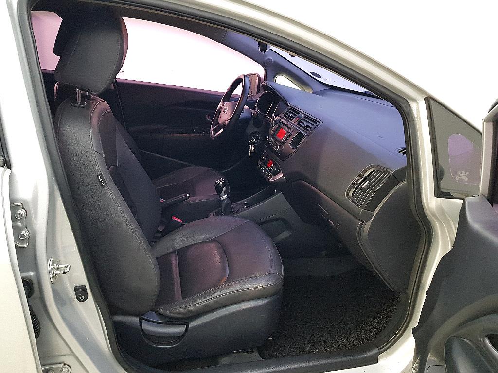 KIA Pride 2014 Plateado - Importación desde Corea - HF Imports Iquique - Foto 16