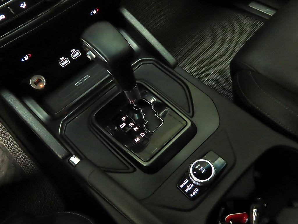 Ssangyong Rexton - Vista 10