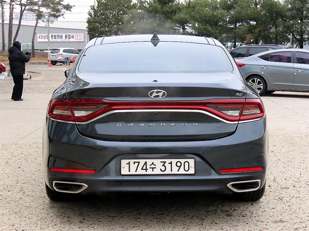HYUNDAI Grandeur - Vista 4