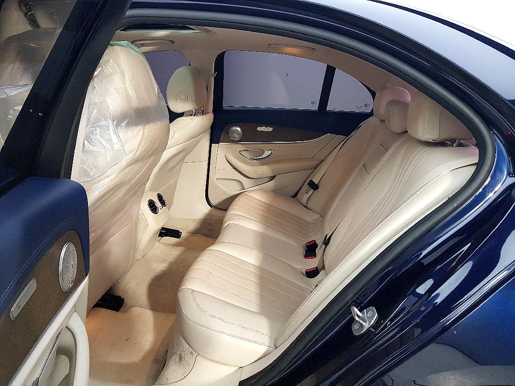 Mercedes Benz E class - Vista 9