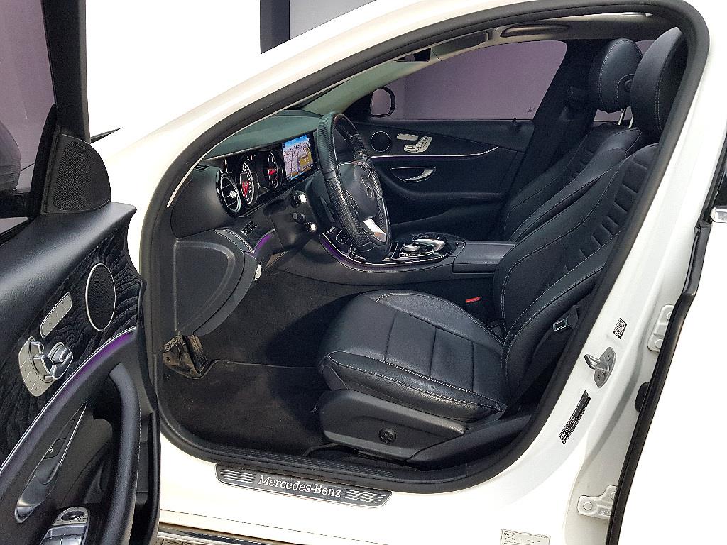 Mercedes Benz E class - Vista 7