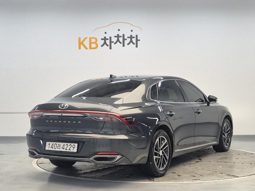 HYUNDAI Grandeur - Vista 3