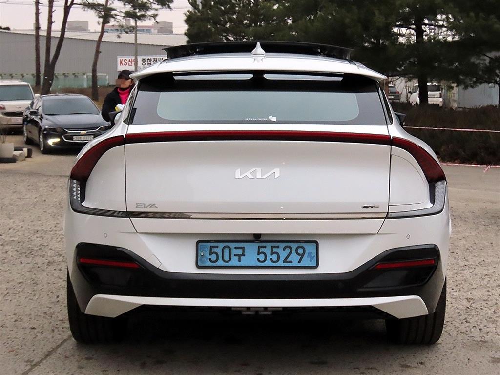 KIA EV6 - Vista 4