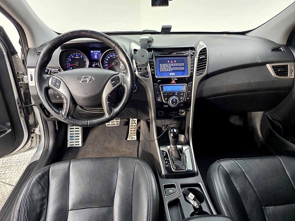 HYUNDAI i30 - Vista 5