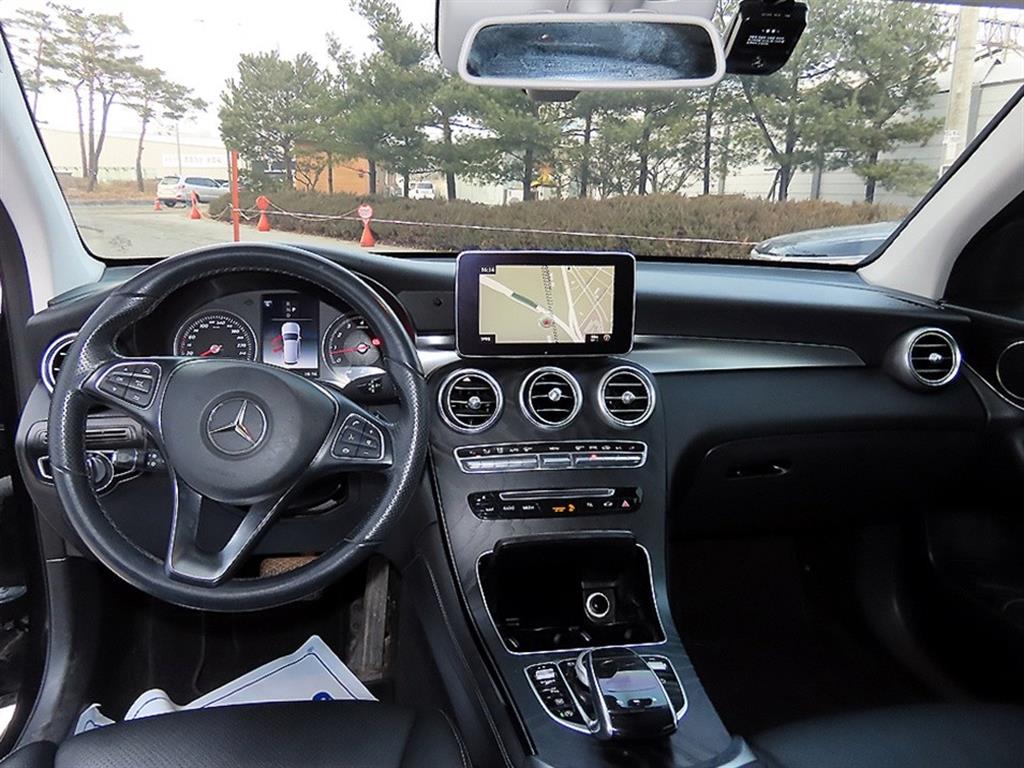 Mercedes Benz GLC Class - Vista 7