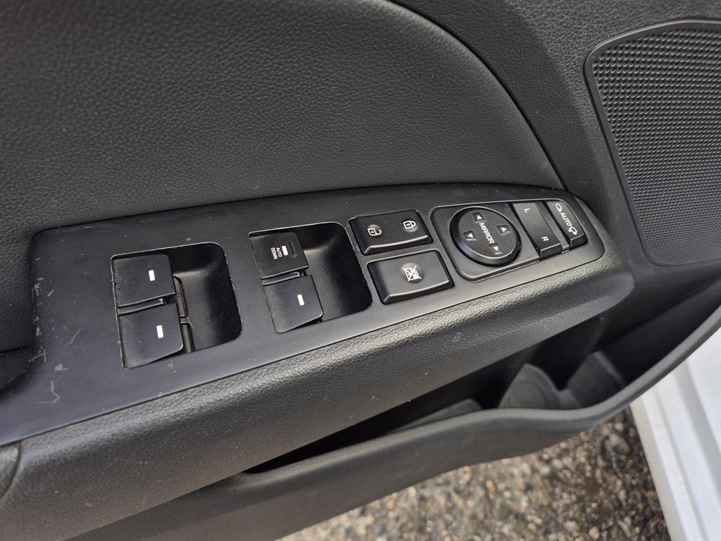 HYUNDAI Avante 2016 Blanco - Importación desde Corea - HF Imports Iquique - Foto 15