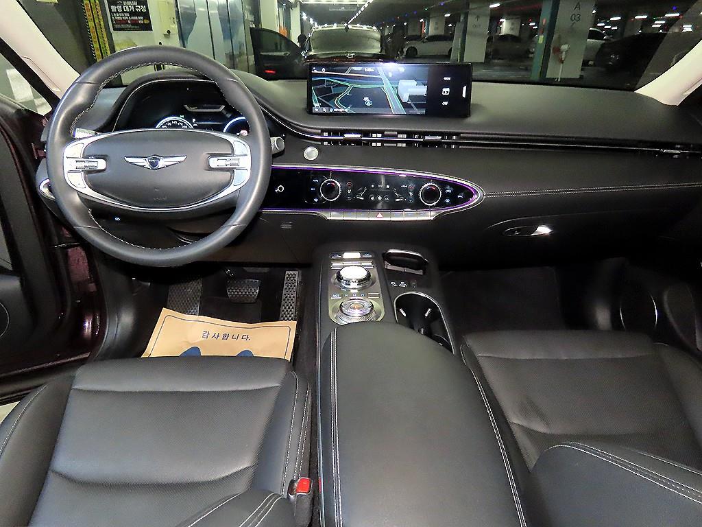 Genesis GV70 - Vista 10