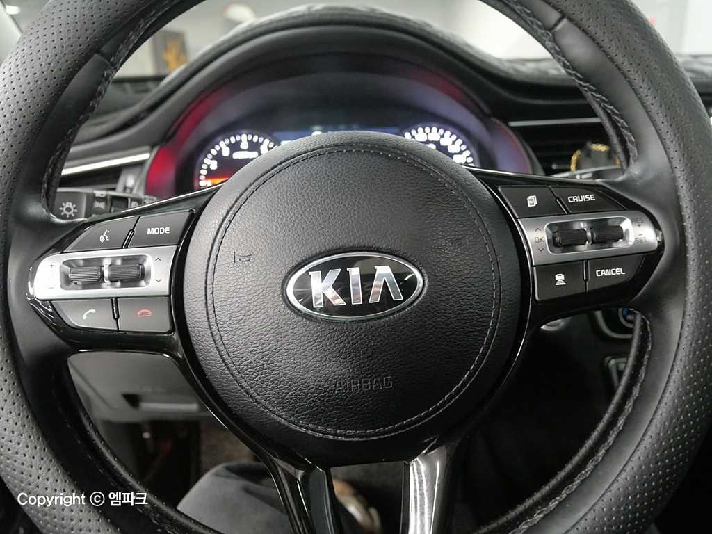 KIA K7 - Vista 8