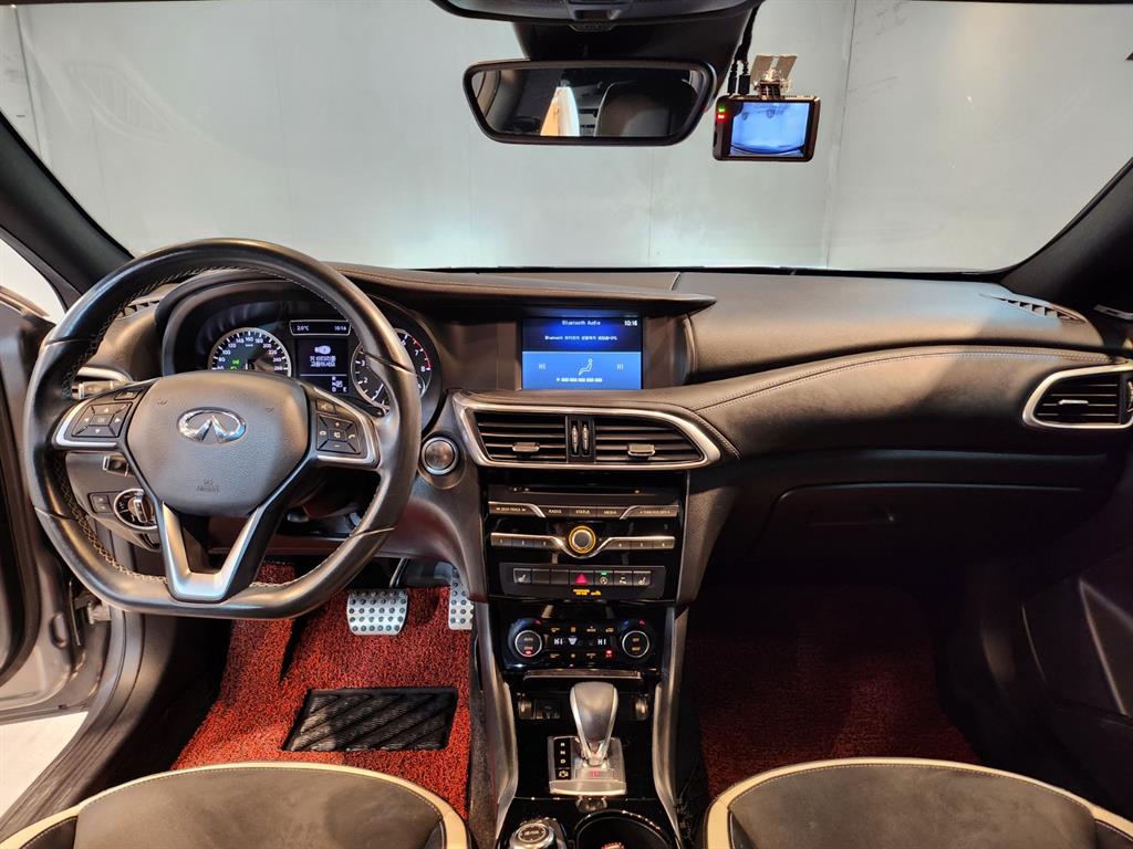 Infiniti Q - Vista 8