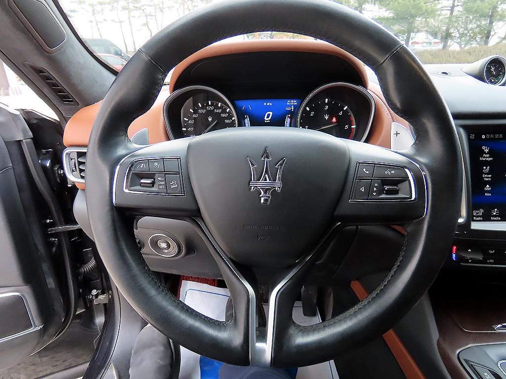 Maserati Levante - Vista 8