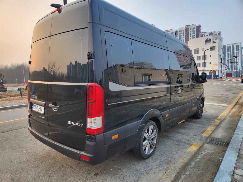 HYUNDAI Solati - Vista 5