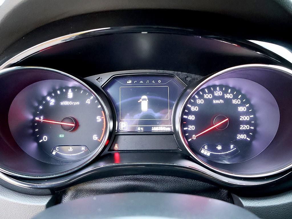KIA Carnival - Vista 11