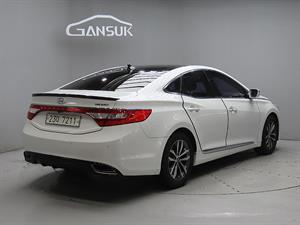 HYUNDAI Grandeur - Vista 8