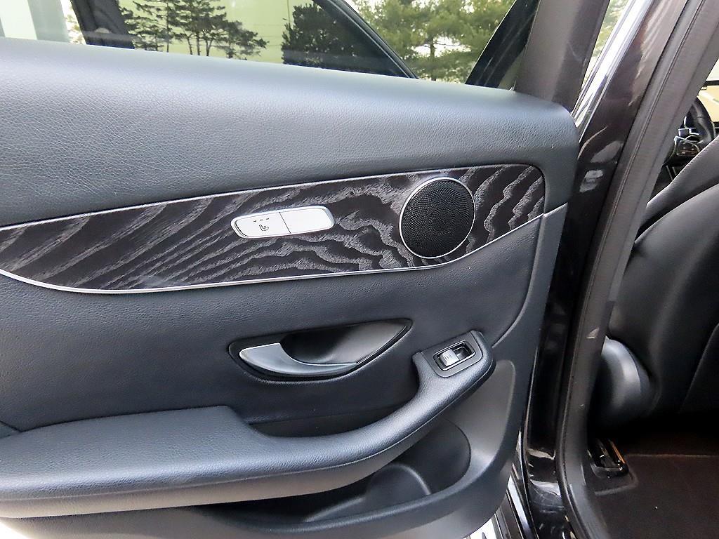 Mercedes Benz GLC Class 2019 Negro - Importación desde Corea - HF Imports Iquique - Foto 15