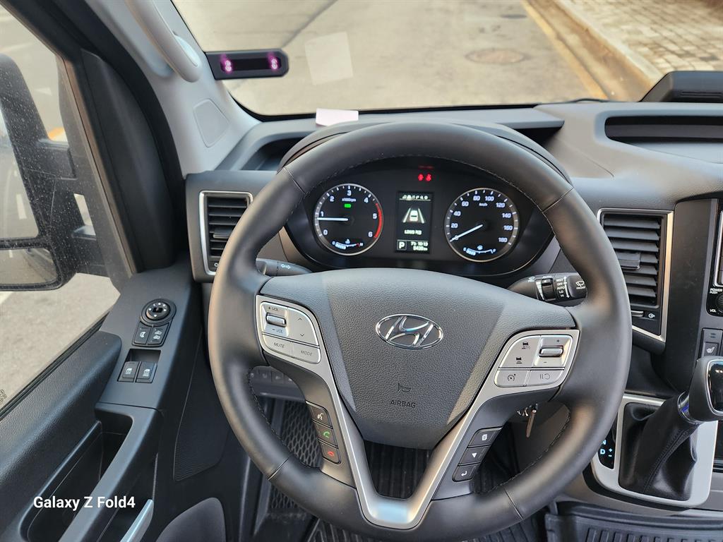 HYUNDAI Solati - Vista 12