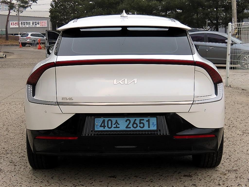 KIA EV6 - Vista 4