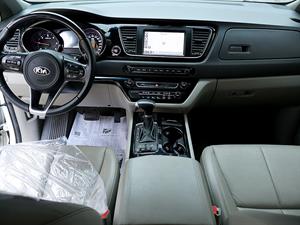 KIA Carnival - Vista 10