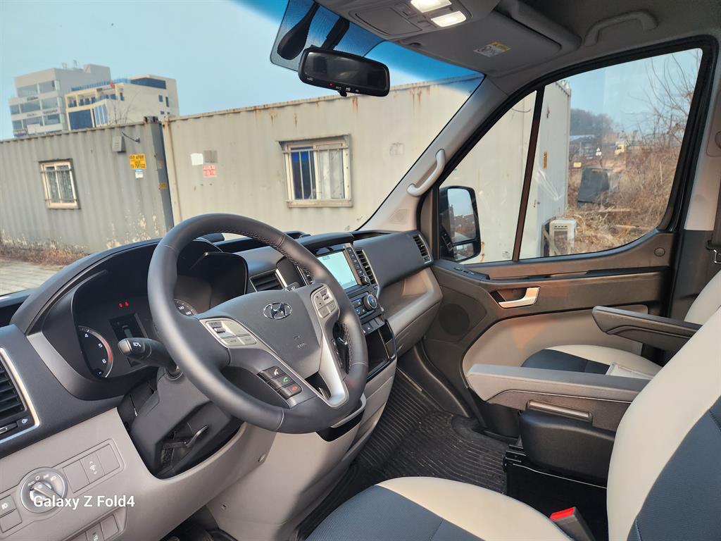 HYUNDAI Solati 2025 Negro - Importación desde Corea - HF Imports Iquique - Foto 17