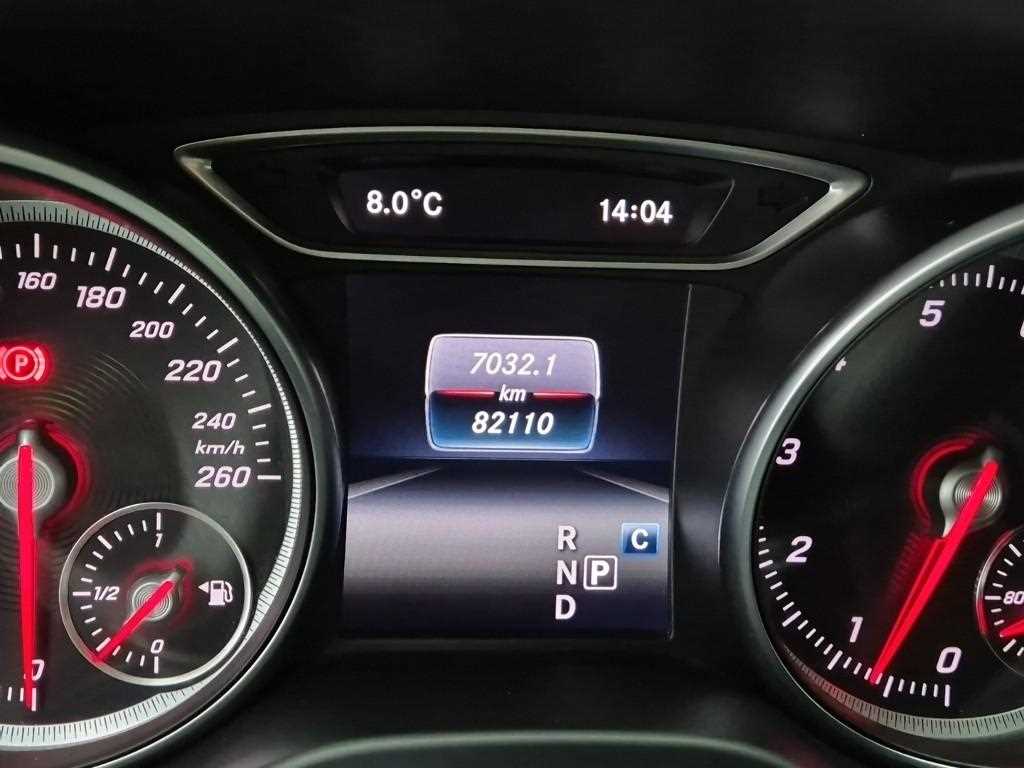 Mercedes Benz GLA Class - Vista 6