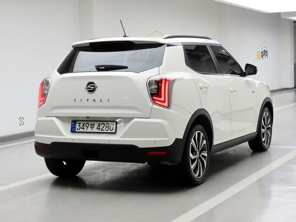Ssangyong Tivoli - Vista 4