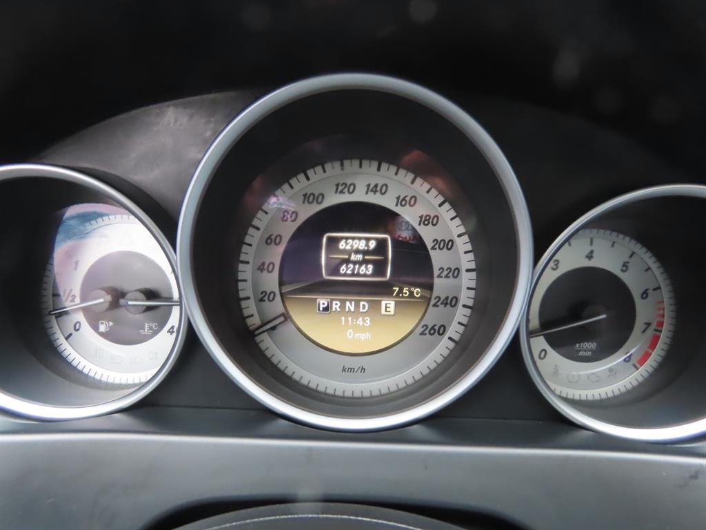 Mercedes Benz C Class 2012 Gris - Importación desde Corea - HF Imports Iquique - Foto 8