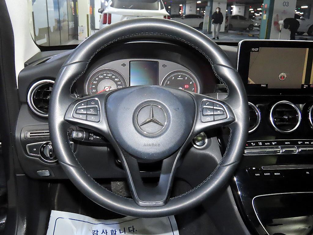 Mercedes Benz C Class - Vista 8