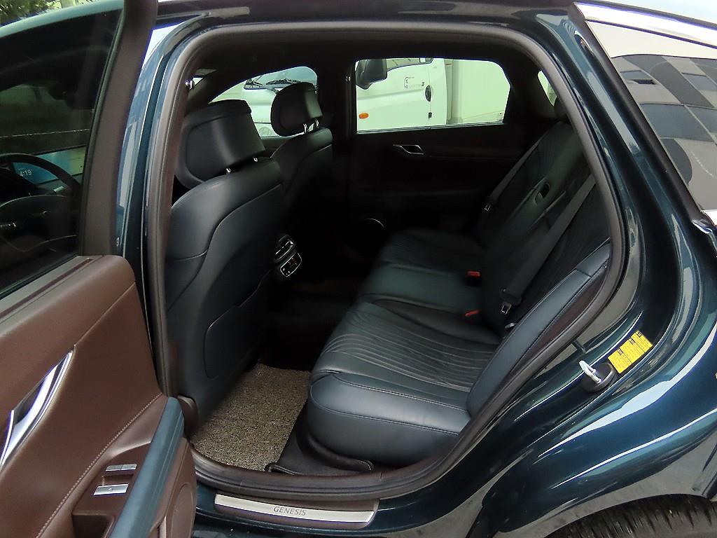 Genesis G80 - Vista 6