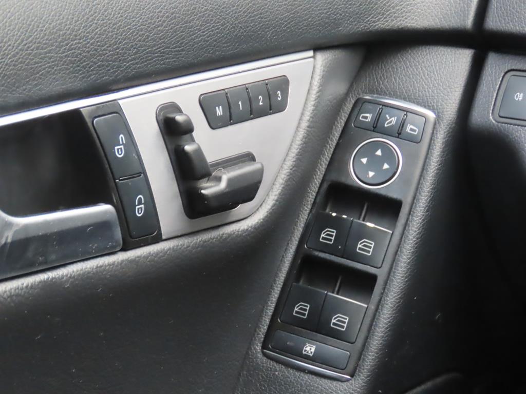 Mercedes Benz C Class 2012 Gris - Importación desde Corea - HF Imports Iquique - Foto 10