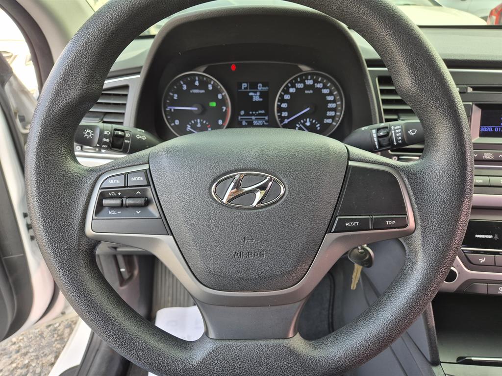 HYUNDAI Avante - Vista 12